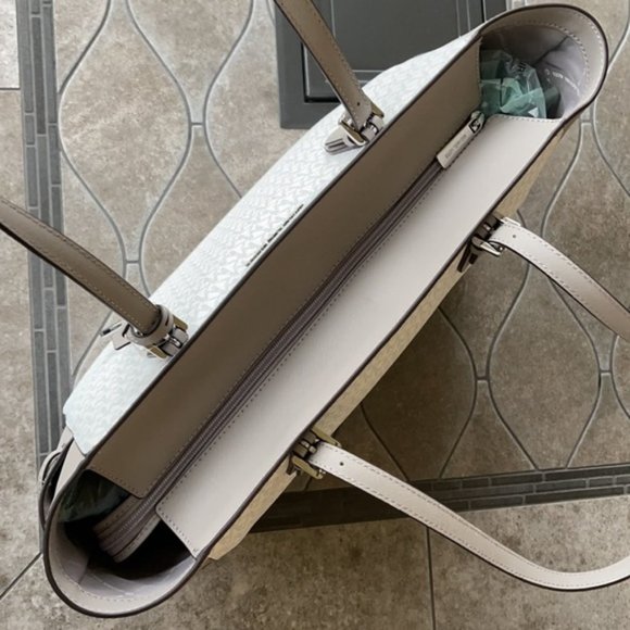 Michael Kors Gilly Large Drawstring Travel Tote Bag MK Bright White - Picture 6 of 16